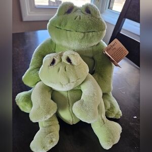 Frog Plush Toy "Herbert" - Soft Green Plush